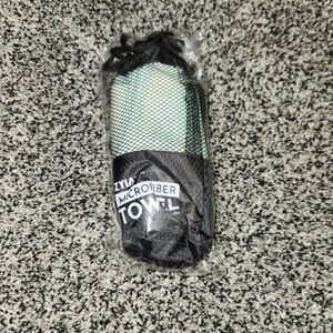 Zyia green splash microfiber‎ gym towel new in packaging